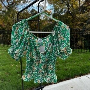 NWT Green Floral Short Sleeve Cropped Top